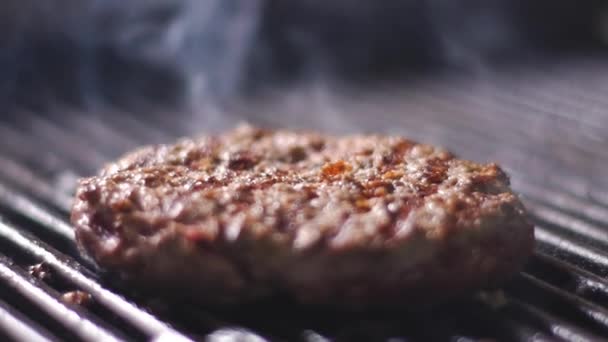 Burger Szelet Folyamat Főzés Szelet Egy Hamburger Séf Hamburgert Főz — Stock videók