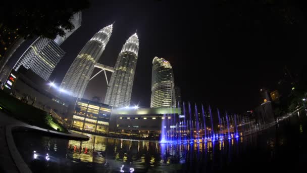 Centrum Van Stad Van Kuala Lumpur Fonteinshow Volledige Verlichting — Stockvideo