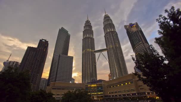 Nuvens Lentas Acima Kuala Lumpur Skyline Timelapse — Vídeo de Stock