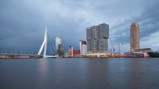 Modernes Business Center Von Der Dämmerung Bis Die Nacht — Stockvideo