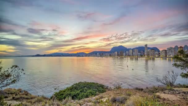 Colorido Atardecer Sobre Horizonte Seaside City — Vídeo de stock