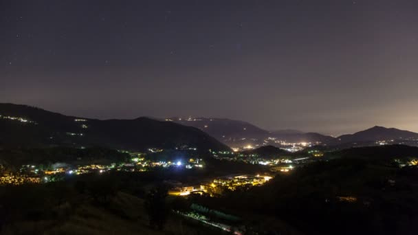 Star Trails Πέρα Από Την Κοιλάδα — Αρχείο Βίντεο