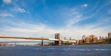 New York 'taki Brooklyn Köprüsü