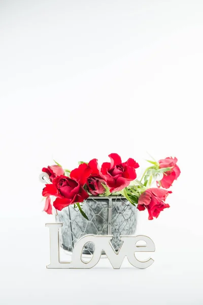 Red Roses Center Image Word Love — Stock Photo, Image