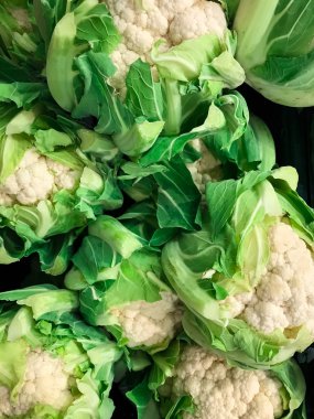 Taze karnabahar, dikey fotoğraf 