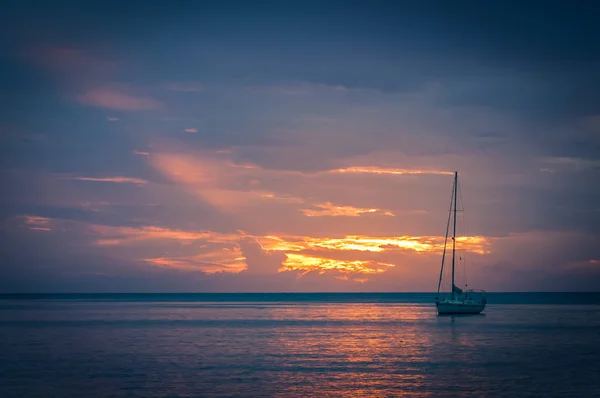 Zeilboot Zonsondergang — Stockfoto