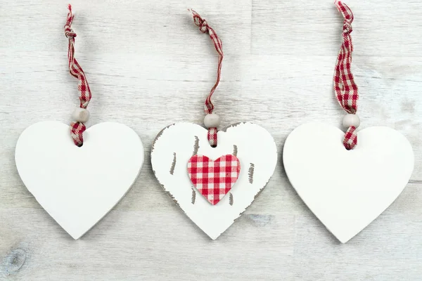 Tres Corazones Madera Sobre Fondo Madera — Foto de Stock