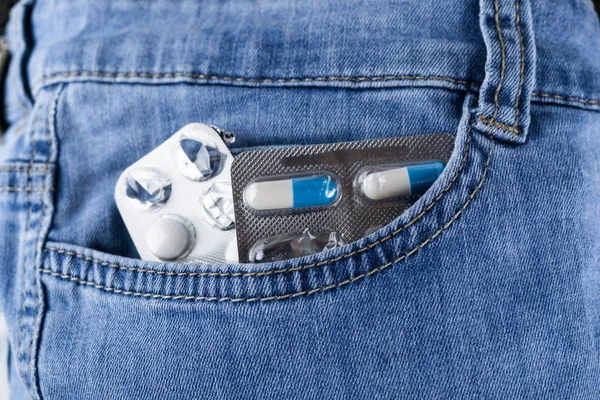 Piller Blister Jeans Ficka — Stockfoto