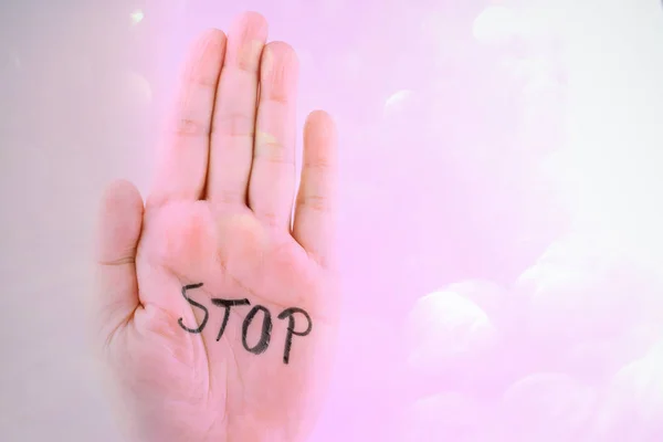 Vrouw Hand Met Het Woord Stop — Stockfoto