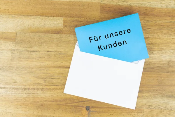 Enveloppe Avec Une Note Bleue Avec Les Mots Allemands Pour — Photo