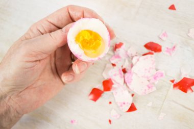 Paskalya yortusu yumurta soyma