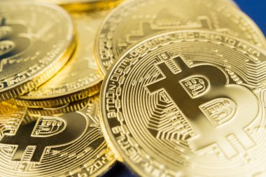 Birçok altın bitcoins, yakın çekim