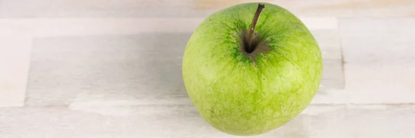 Zelené Jablko Dřevěné Pozadí Banner — Stock fotografie