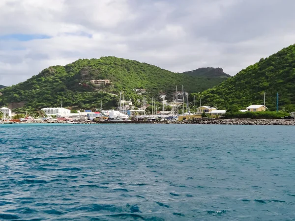 Λιμάνι Της Ένα Νησί Της Καραϊβικής — Φωτογραφία Αρχείου