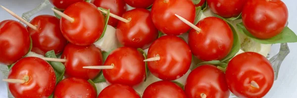 Tomates Coquetel Pequenos Uma Saliva — Fotografia de Stock