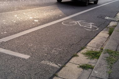 Akşam güneşin bisiklet yolu
