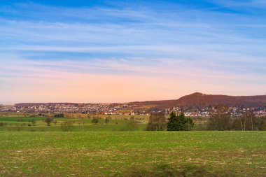 Akşam güneşin Almanya'da güzel manzara 