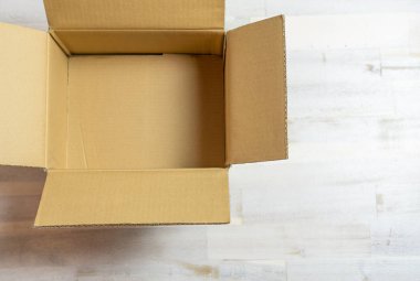 Karton kutu, yukarıdan görünüm açıldı
