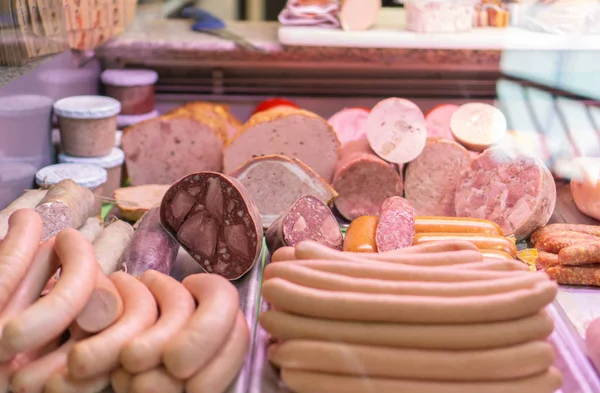 Kasapta sosis gösterisi