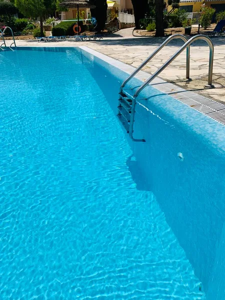 Nahaufnahme Der Leiter Schwimmbad Ferienort Sommertag — Stockfoto