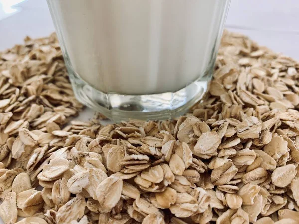 Vaso Leche Avena Aislado Sobre Fondo Blanco —  Fotos de Stock