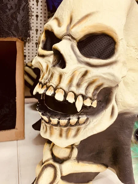 Realistisch schedel masker voor halloween — Stockfoto