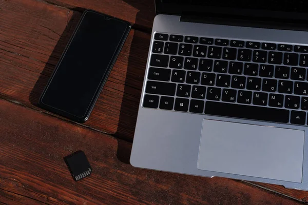 Masaüstü, ahşap tezgah Uzaktan İşletme Yatırımı