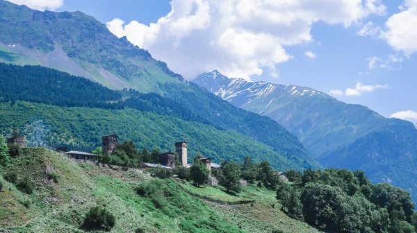 Pueblo Georgiano Las Montañas Svaneti Torres Svan Viejo Pueblo Abandonado — Foto de Stock