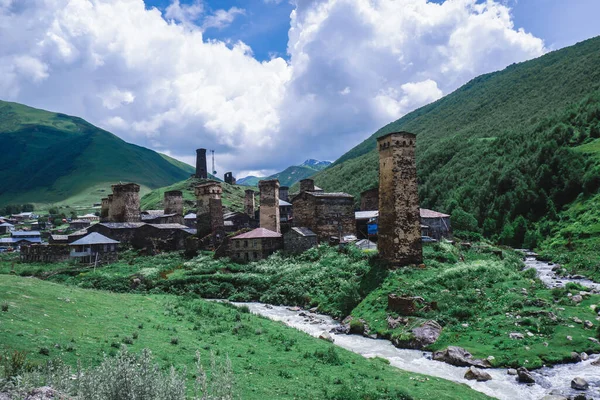 Pueblo Georgiano Las Montañas Svaneti Torres Svan Viejo Pueblo Abandonado — Foto de Stock