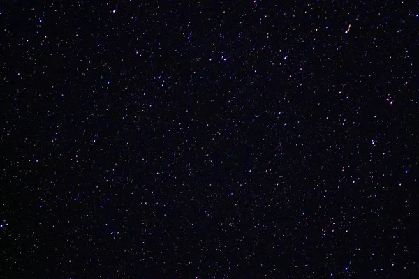 北半球の夜空 様々な宇宙の天体や星座 星は小さな明るい光のようです デスクトップ上のスペースの背景 スクリーンセーバー — ストック写真