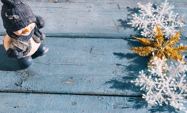 Vacker Blå Jul Horisontell Bakgrund Med Snögubbe Vita Snöflingor Och — Stockfoto