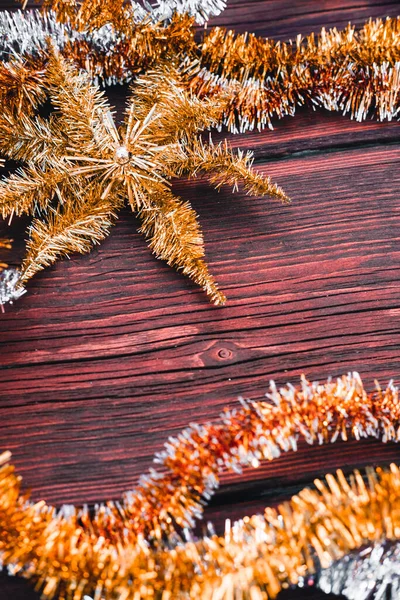 Güzel Dikey Noel Arkaplanı Tahta Arka Planda Sarı Turuncu Altın — Stok fotoğraf