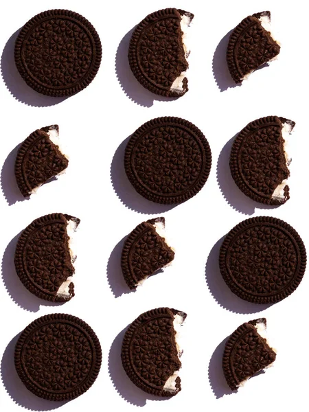 Runde Schokoladenkekse Auf Weißem Isoliertem Hintergrund Ein Banner Mit Den — Stockfoto