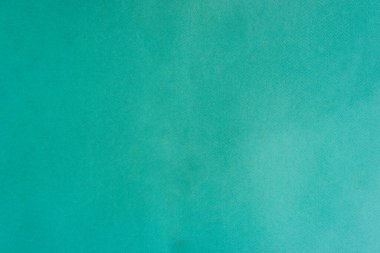 Boş parlak zümrüt turkuaz düz minimalist arka plan. Saf watman, ışıktan koyu yeşile doğru eğimli. Harfler ve tasarım için bir sürü boş alan.