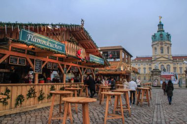 Noel pazarı Berlin'de. Almanya