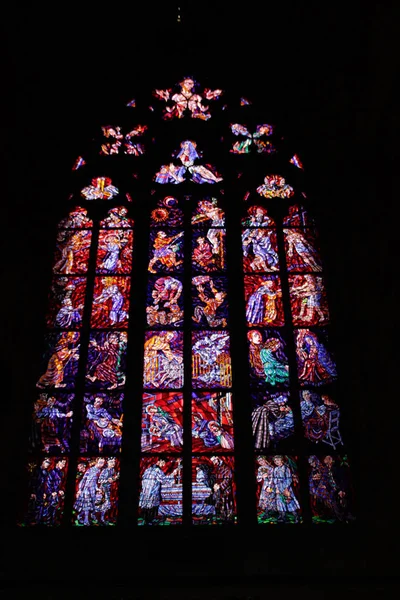Prague, Çek Cumhuriyeti - Aralık 25,2017: vitray pencereler ana Katedrali Prag.