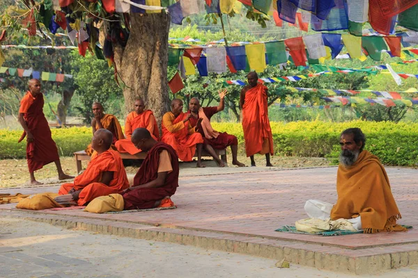 Lumbini Nepal Abril 2014 Encontro Monges Árvore Sagrada Lumbini Local — Fotografia de Stock