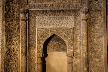 Isfahan, Iran - 11 Mayıs, 2017:Yellow duvarlar ile Müslüman süsler