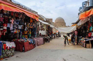 Isfahan, Iran - 11 Mayıs 2017: Market street Isfahan, İran'ın
