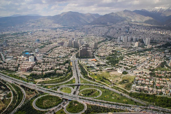 Ovanifrån Irans Huvudstad Teheran Megapolis Med Vägkorsningar — Stockfoto