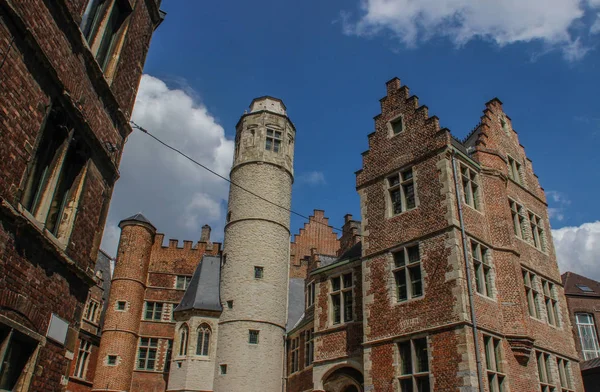 Όμορφα Μεσαιωνικά Σπίτια Στο Φλαμανδικό Τμήμα Του Βελγίου Πόλη Της — Φωτογραφία Αρχείου
