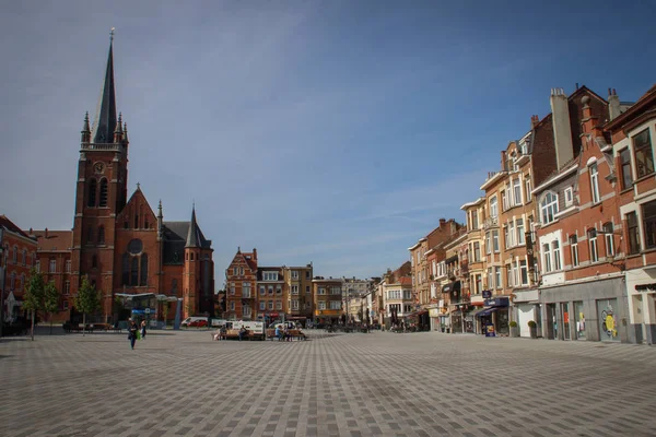 Bruselas Bélgica Agosto 2018 Plaza Con Edificios Antiguos Una Iglesia — Foto de Stock