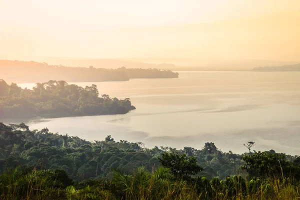 Skonsam Och Mjuk Gult Ljus Gryningen Över Victoriasjön Uganda — Stockfoto