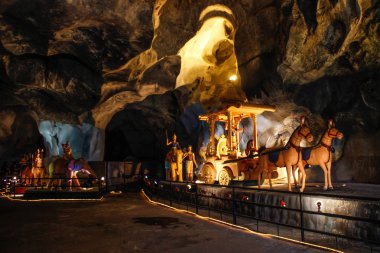 Kuala Lumpur, Malezya - 18 Mart 2016: ünlü Batu mağaraları Hint Tanrıları heykelleri