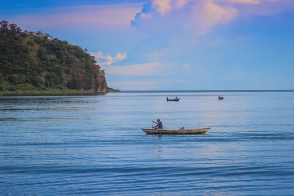 Mpu Lungu Zambia Mars 2015 Fiskebåt Seglar Tanganyikasjön — Stockfoto