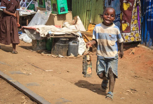 Кибера Найроби Кения Февраля 2015 Года Бедный Чернокожий Мальчик Трущоб — стоковое фото