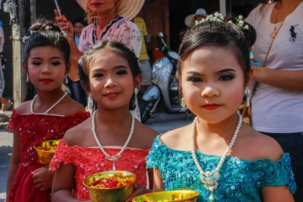 Ayutthaya Tailândia Março 2018 Cerimônia Casamento Rua Três Meninas Tailandesas — Fotografia de Stock