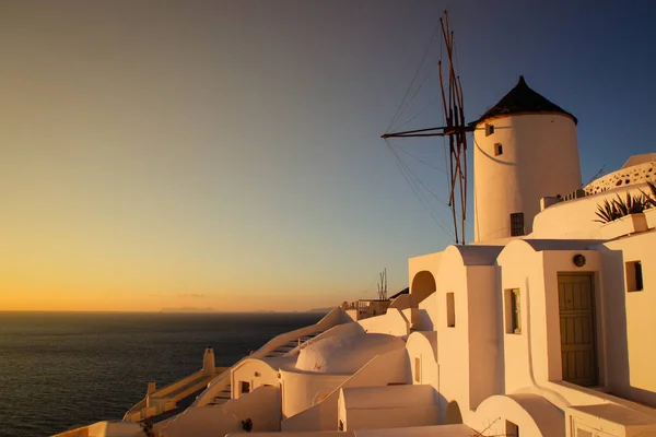 Pequeño Molino Viento Medieval Suave Luz Amarilla Del Atardecer Principal — Foto de Stock