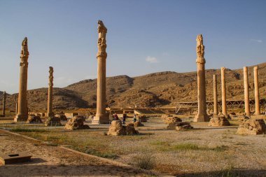 Persepolis, Iran - 15 Mayıs 2017: Duvarları Persia eski başkenti. Persepolis Ahameniş krallığının başkenti olduğunu. Iran görme. Antik Pers. Kısma eski binaların duvarları üzerinde.