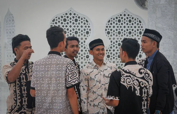 Banda Aceh Indonesien Januari 2018 Grupp Unga Muslimska Asiatiska Män — Stockfoto